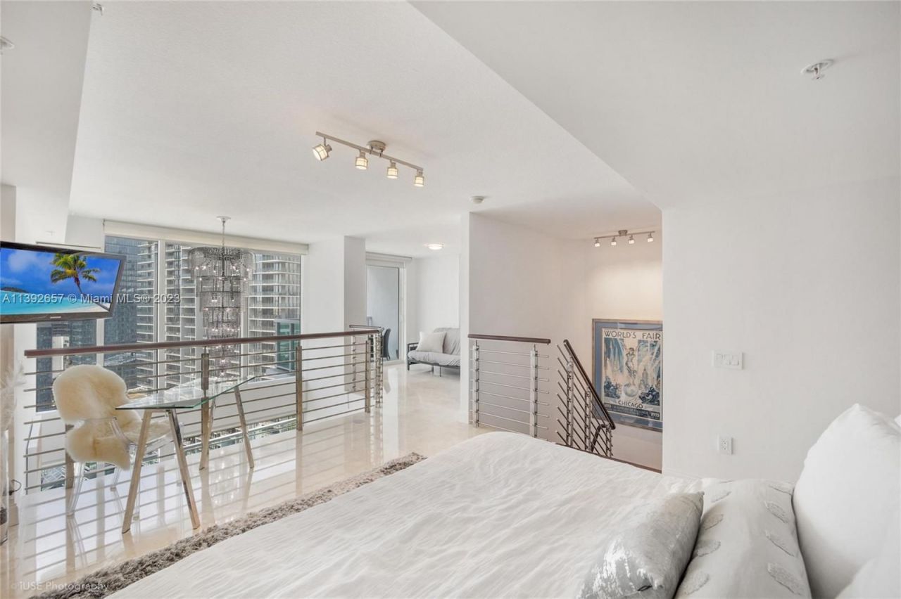 Flat in Miami, USA, 140 m² - picture 10