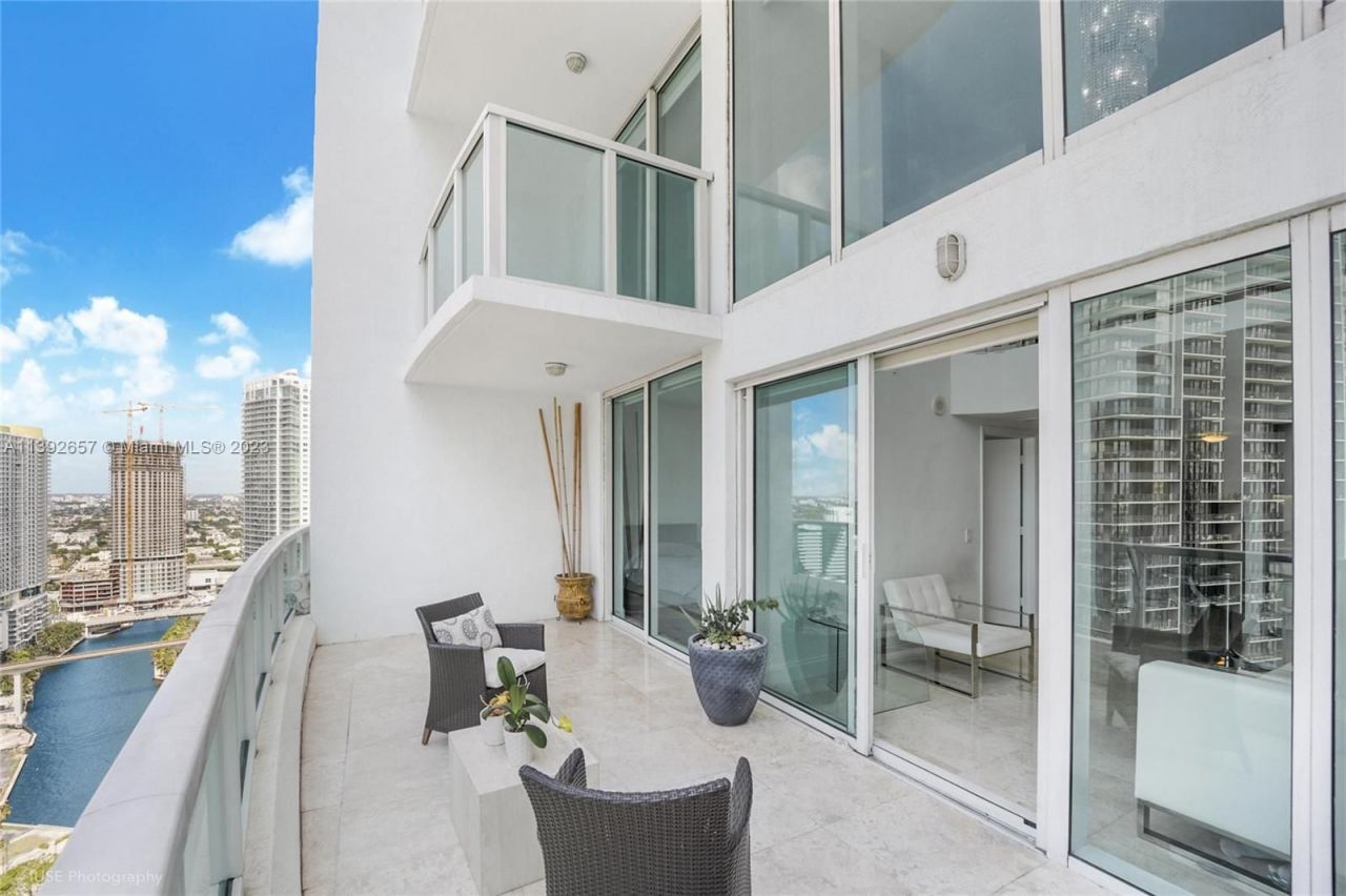 Flat in Miami, USA, 140 m² - picture 3