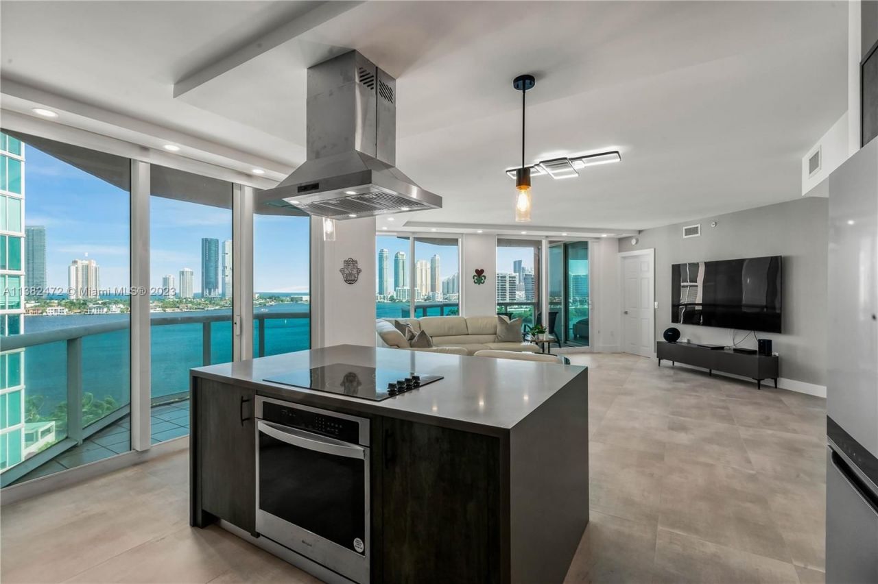 Flat in Miami, USA, 160 m² - picture 13