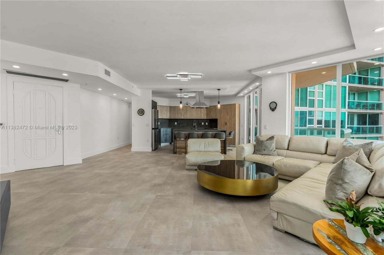 Flat in Miami, USA, 160 m² - picture 4