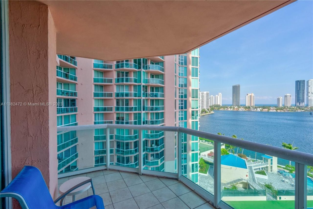 Flat in Miami, USA, 160 m² - picture 14
