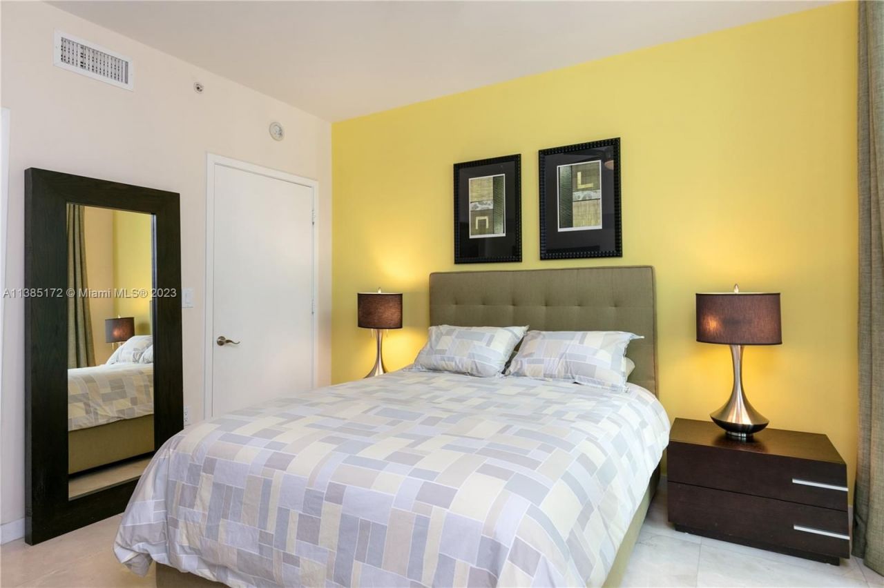 Casa adosada en Miami, Estados Unidos, 160 m² - imagen 11