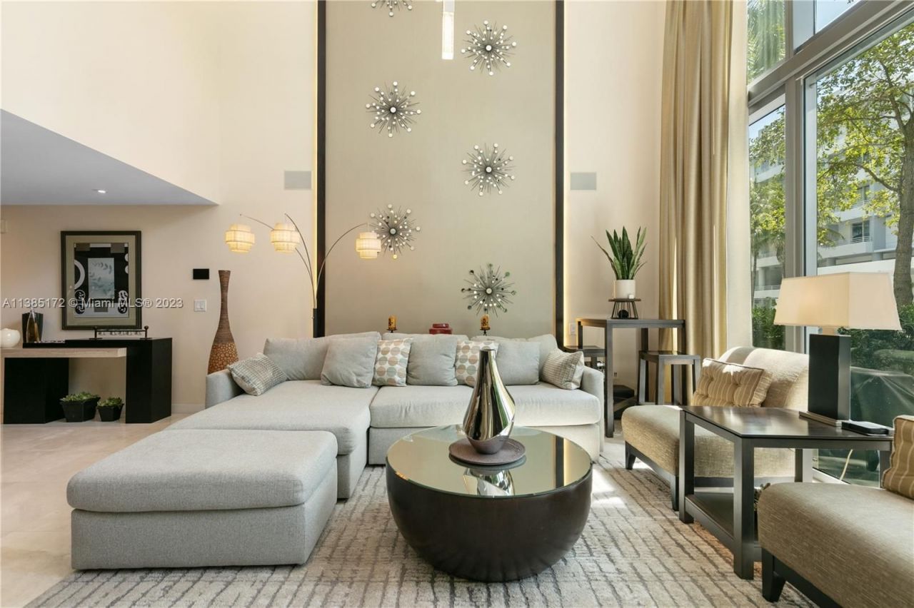 Casa adosada en Miami, Estados Unidos, 160 m² - imagen 16