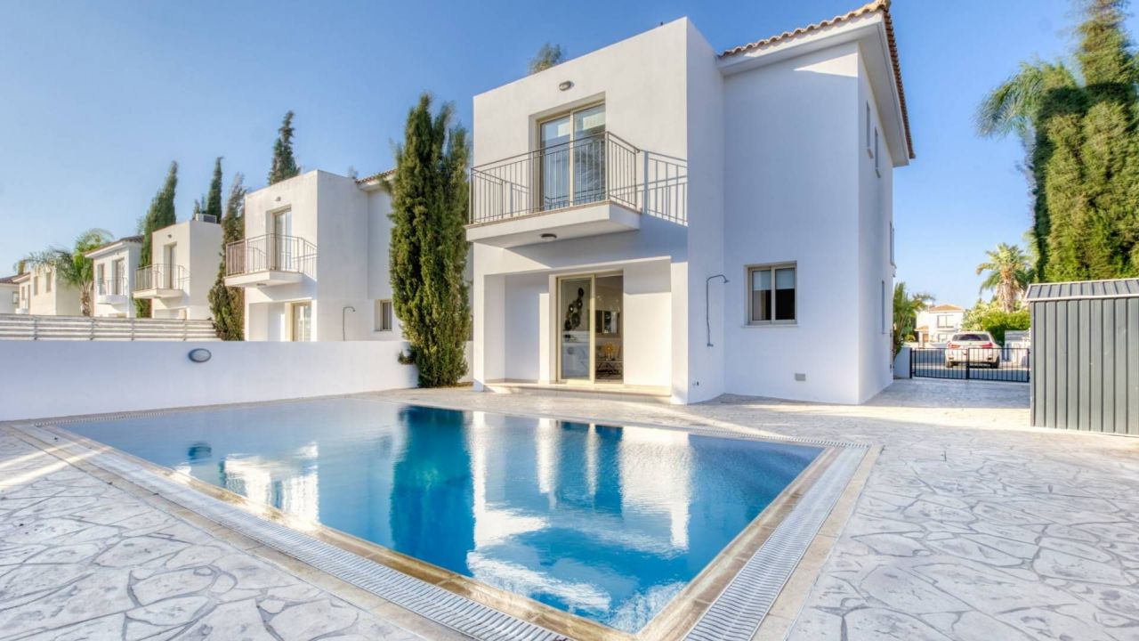 Villa in Protaras, Cyprus, 131 m² - picture 1