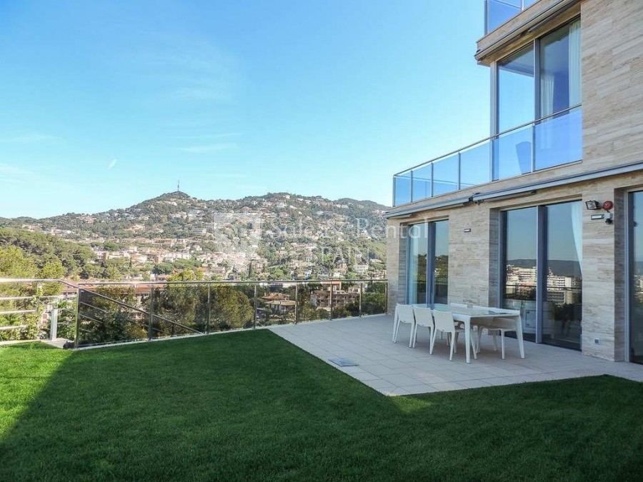 Villa à Lloret de Mar, Espagne, 356 m² - image 1