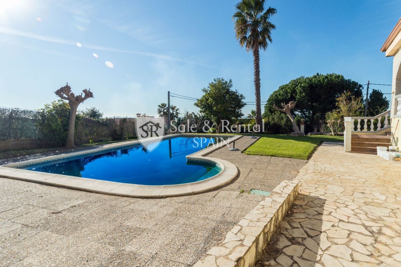 Villa in Lloret de Mar, Spain, 464 m² - picture 2