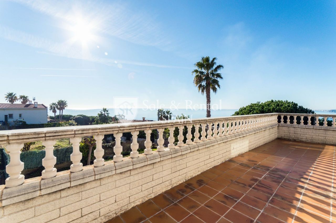 Villa in Lloret de Mar, Spain, 464 m² - picture 8