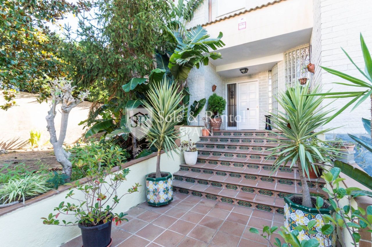 Villa in Lloret de Mar, Spain, 464 m² - picture 3