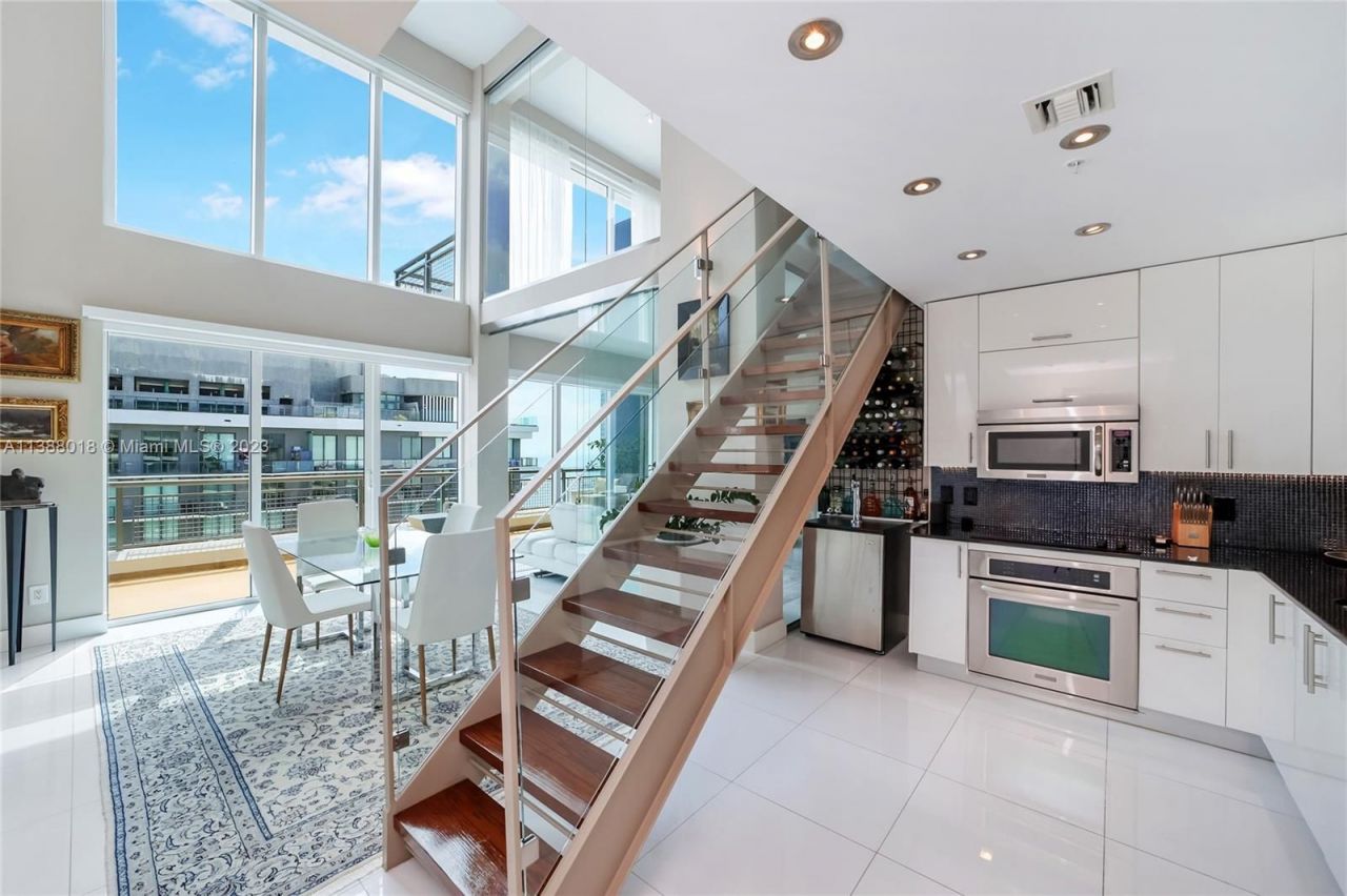 Penthouse in Miami, USA, 130 m² - picture 15