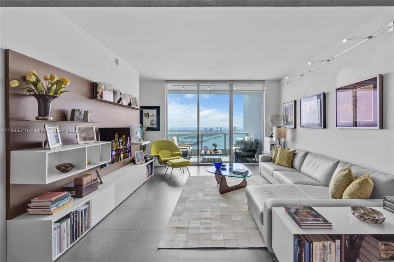 Piso en Miami, Estados Unidos, 150 m² - imagen 2