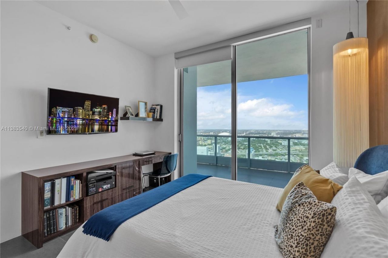 Piso en Miami, Estados Unidos, 150 m² - imagen 12