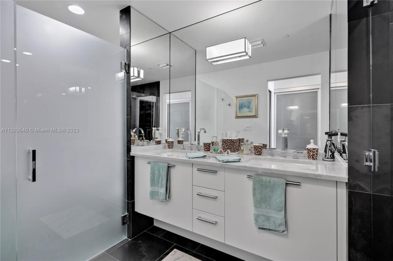 Piso en Miami, Estados Unidos, 150 m² - imagen 10