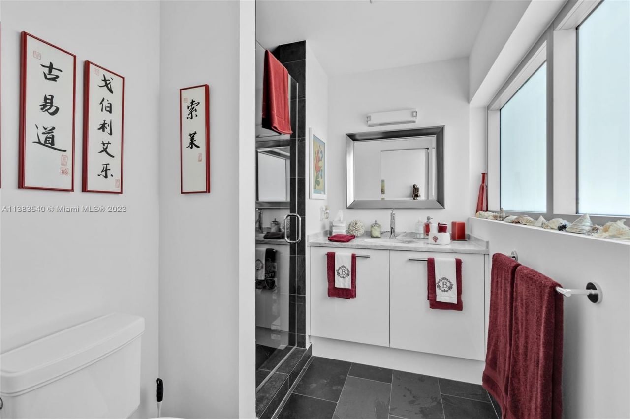 Piso en Miami, Estados Unidos, 150 m² - imagen 13