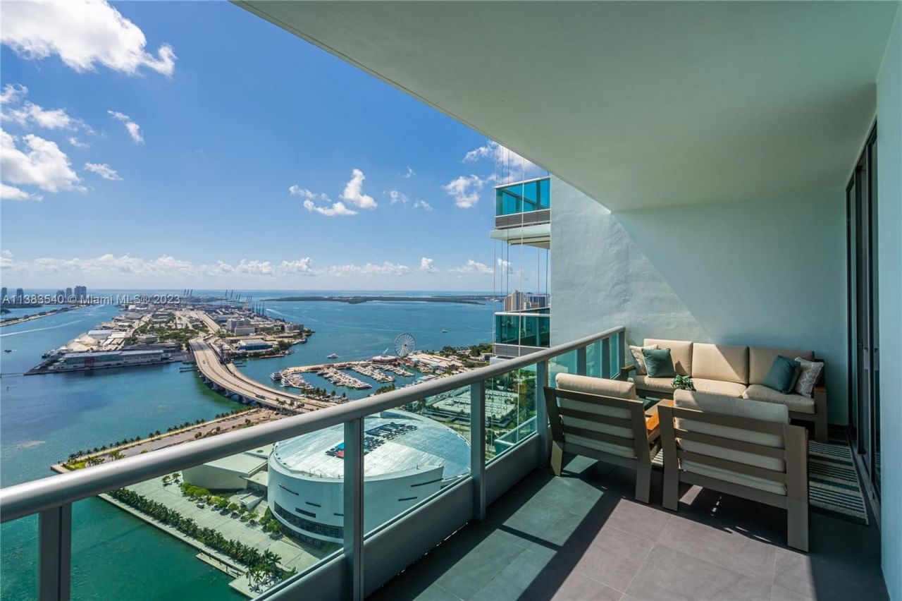 Piso en Miami, Estados Unidos, 150 m² - imagen 14