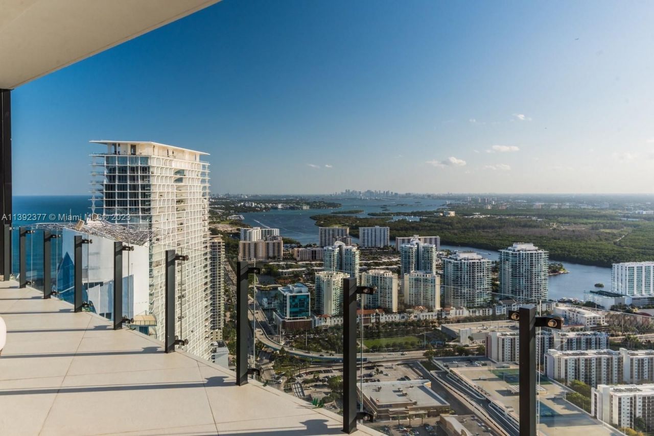 Apartamento en Miami, Estados Unidos, 200 m² - imagen 2