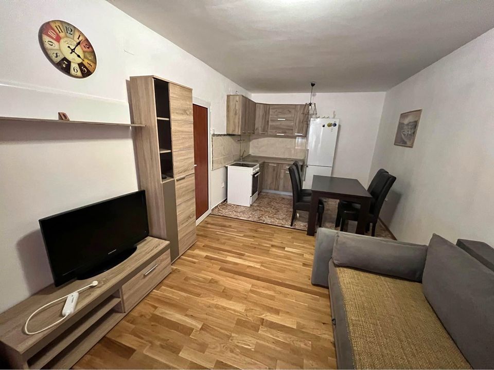 Piso en Budva, Montenegro, 45 m² - imagen 1