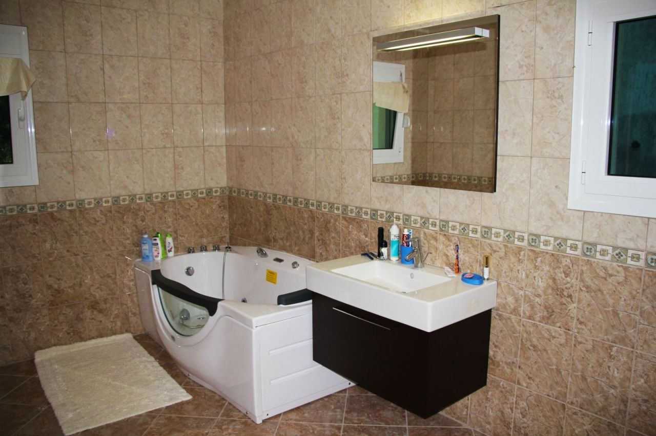 Villa in Bar, Montenegro, 366 m² - picture 16