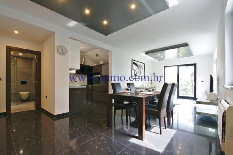 Villa a Opatija, Croazia, 763 m² - foto 4