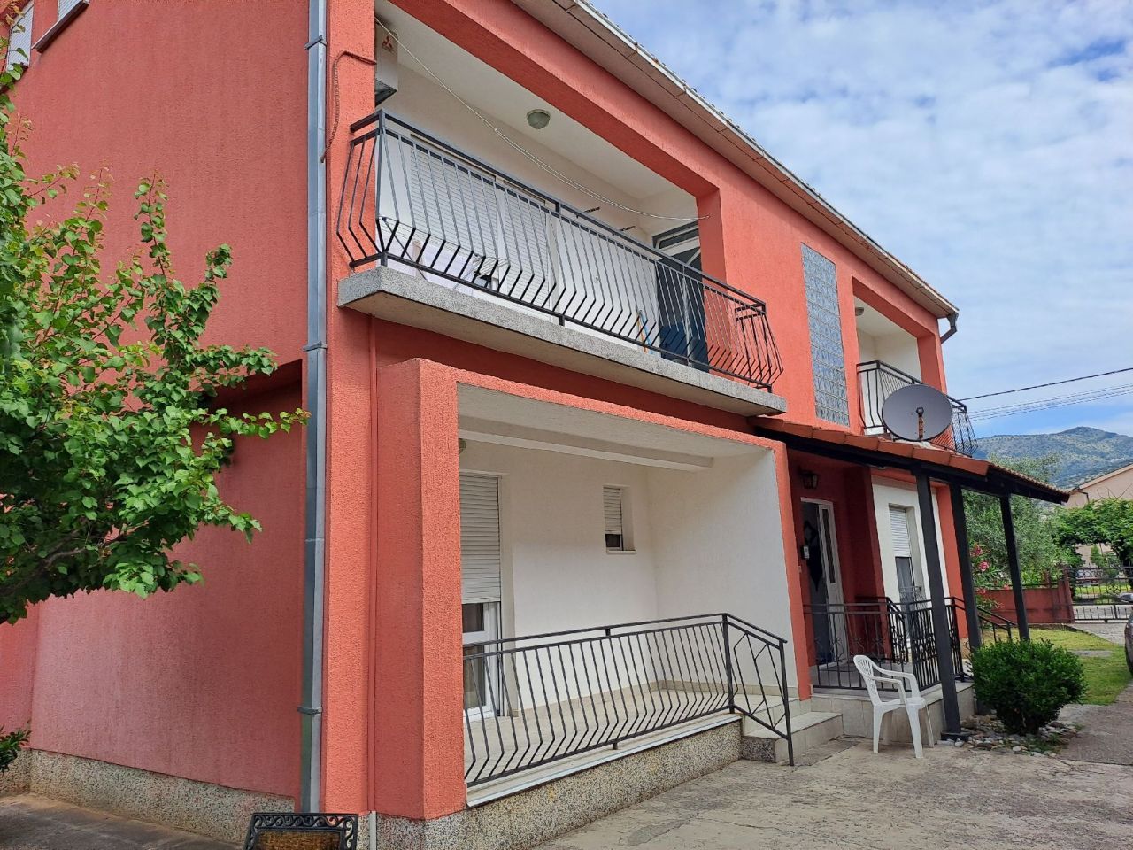 Casa en Podgorica, Montenegro, 260 m² - imagen 14