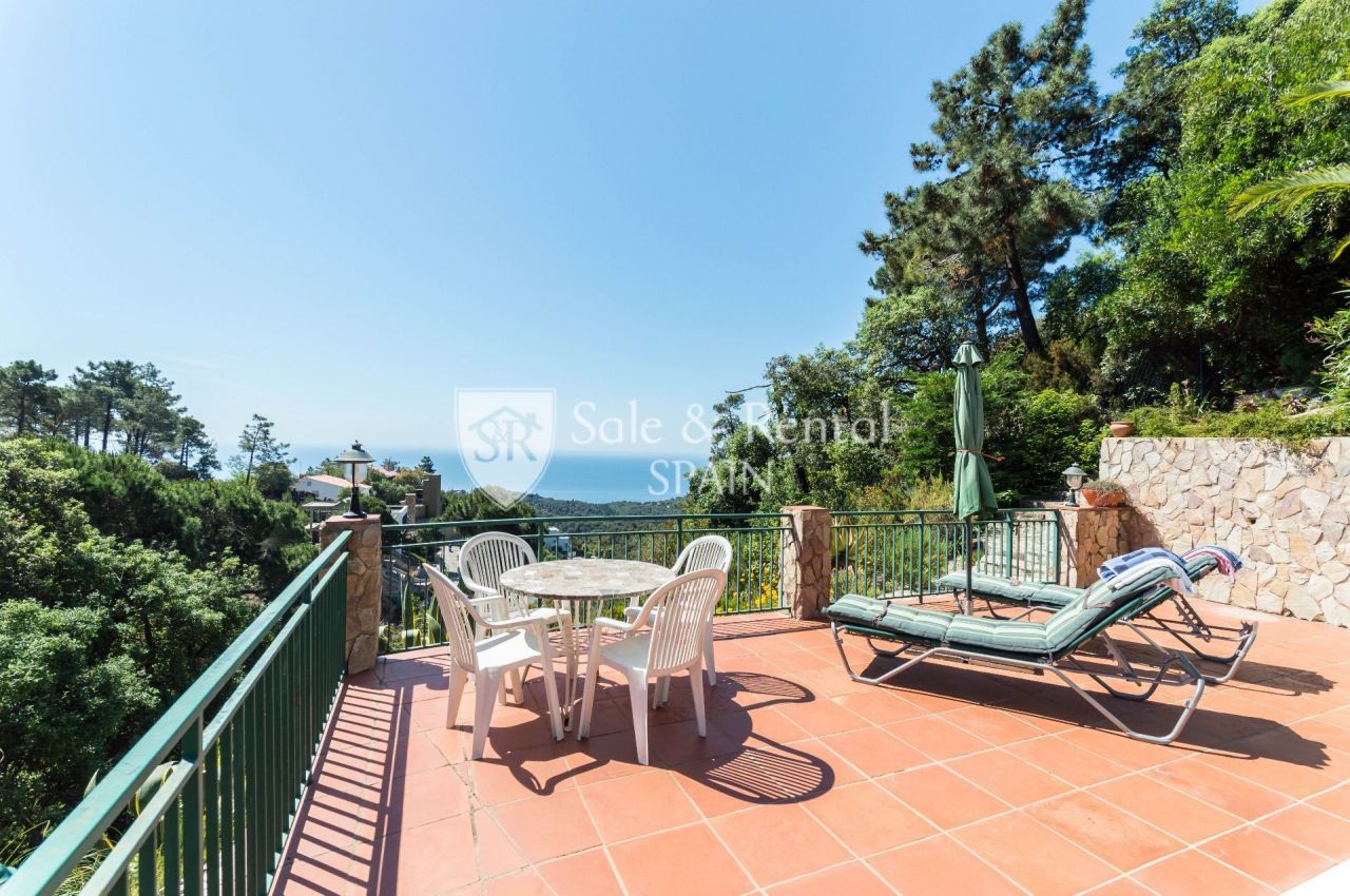 Villa à Lloret de Mar, Espagne, 229 m² - image 1