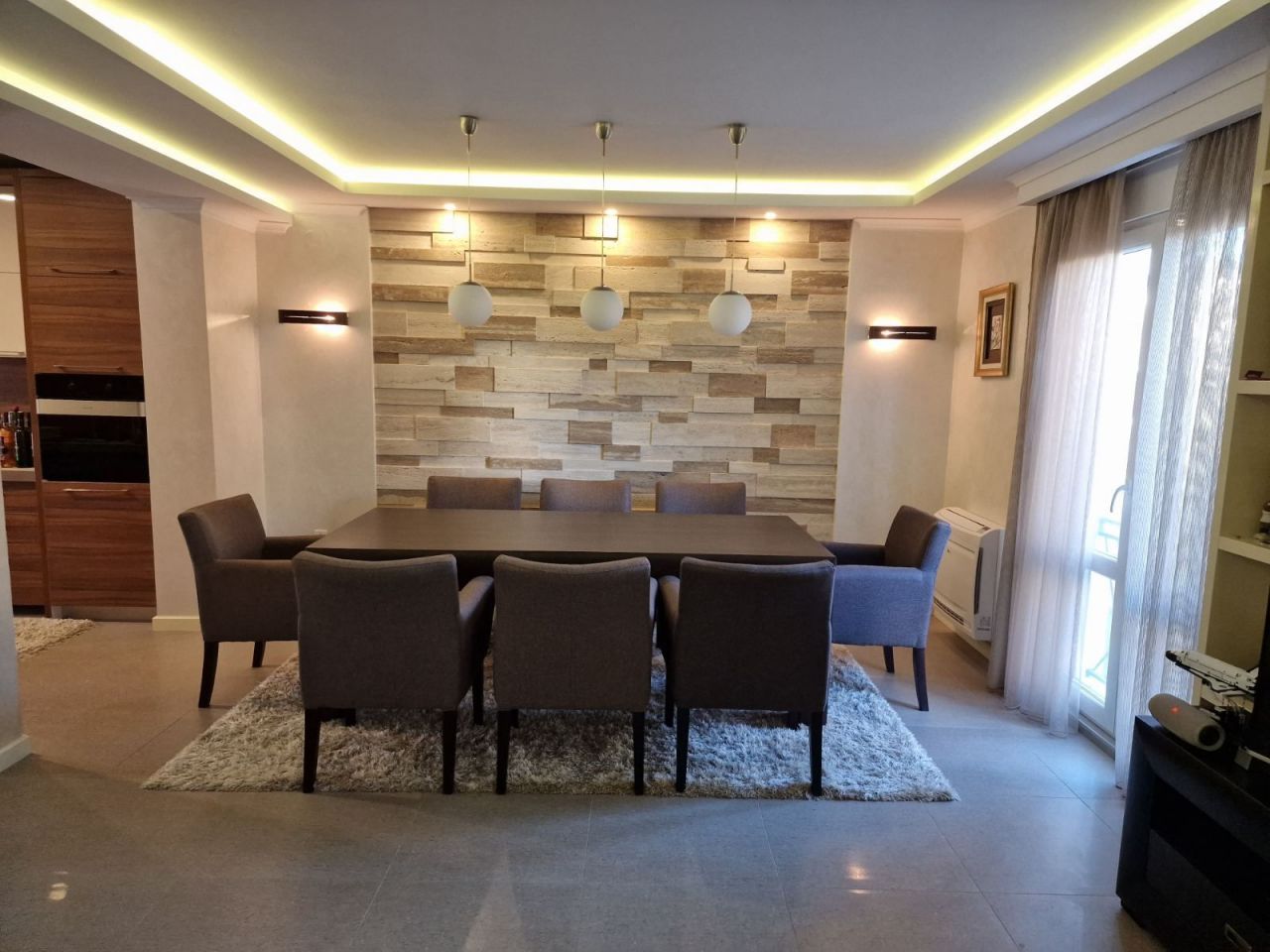 Casa en Podgorica, Montenegro, 260 m² - imagen 2