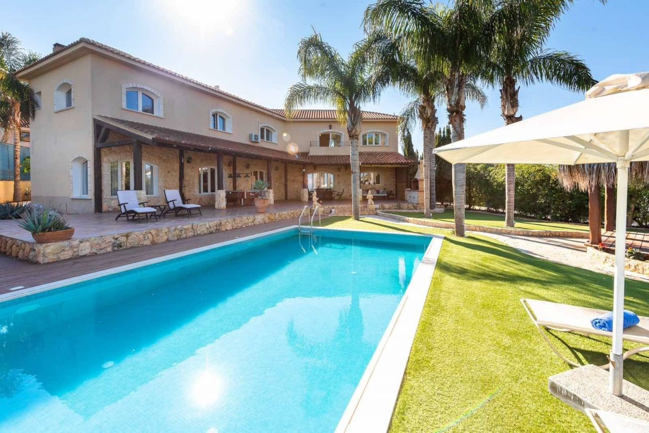 Villa in Protaras, Cyprus, 362 m² - picture 1
