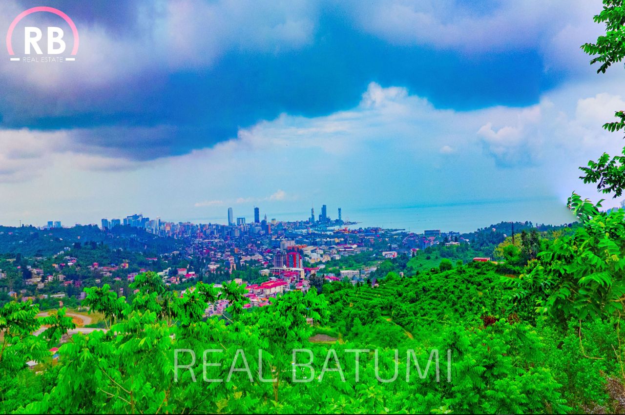 Land in Batumi, Georgia, 1 000 m² - picture 1