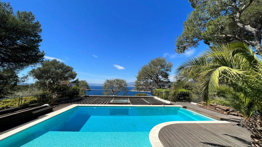 Villa in Saint-Jean-Cap-Ferrat, France, 250 m² - picture 1