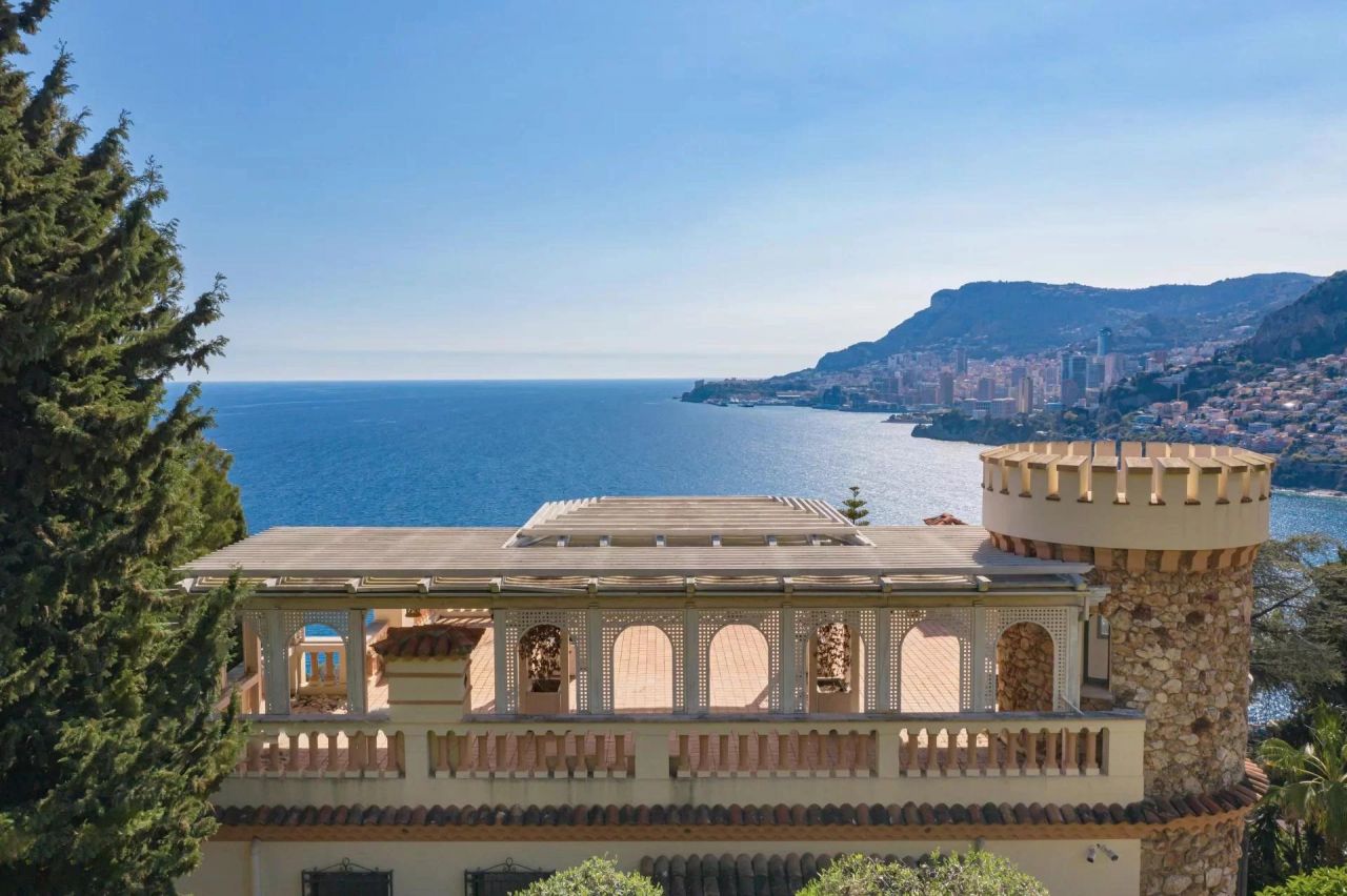 Villa en Roquebrune Cap Martin, Francia, 325 m² - imagen 1