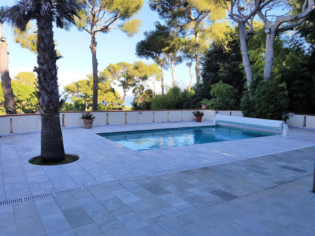 Villa in Saint-Jean-Cap-Ferrat, France, 490 m² - picture 2