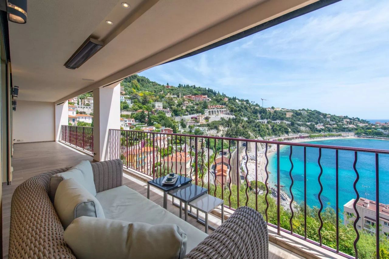 Appartement à Villefranche-sur-Mer, France, 132 m² - image 1