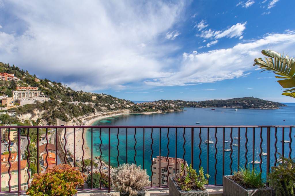 Appartement à Villefranche-sur-Mer, France, 101.85 m² - image 1