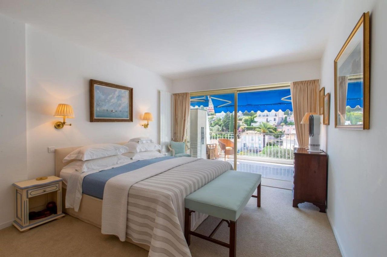 Apartment in Villefranche-sur-Mer, France, 111 m² - picture 10