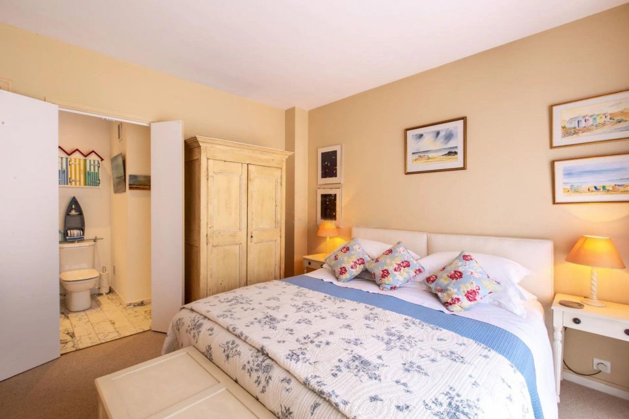 Apartment in Villefranche-sur-Mer, France, 111 m² - picture 15