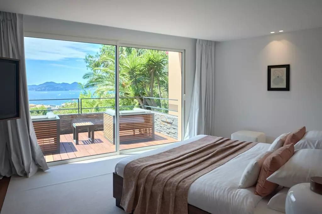Villa in Cannes, France, 430 m² - picture 18