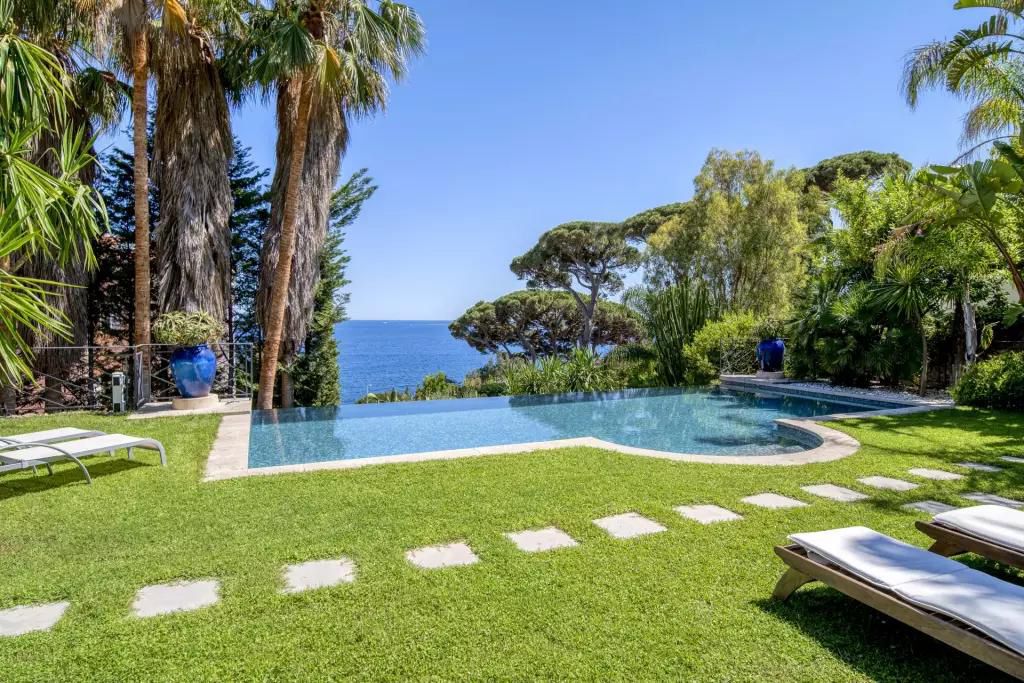 Villa in Cannes, France, 500 m² - picture 3