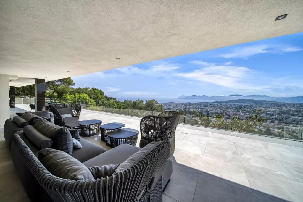 Villa in Cannes, France, 700 m² - picture 12