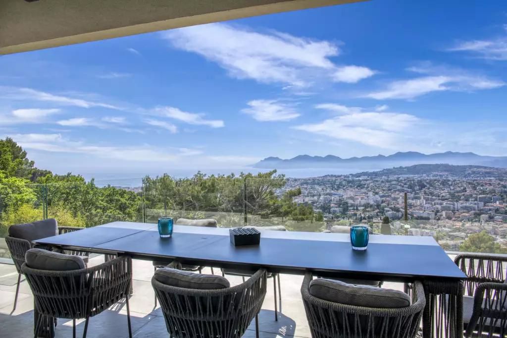 Villa in Cannes, France, 700 m² - picture 4