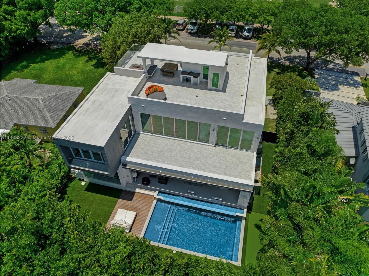 Villa en Miami, Estados Unidos, 400 m² - imagen 1