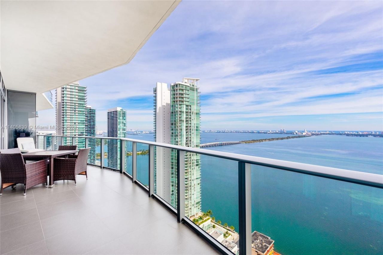 Ático en Miami, Estados Unidos, 220 m² - imagen 1