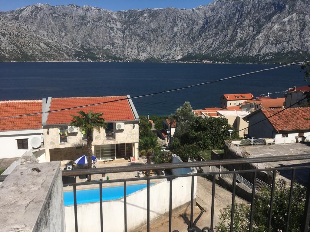 Flat in Stoliv, Montenegro, 71 m² - picture 1