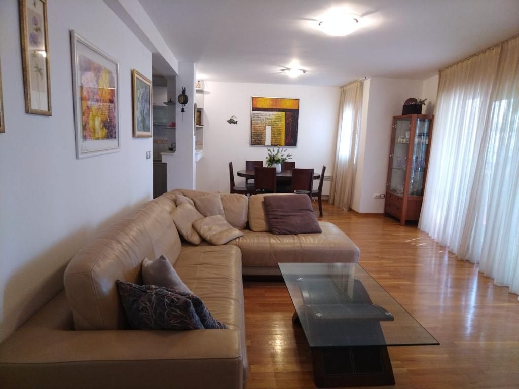 Flat in Petrovac, Montenegro, 76 m² - picture 1