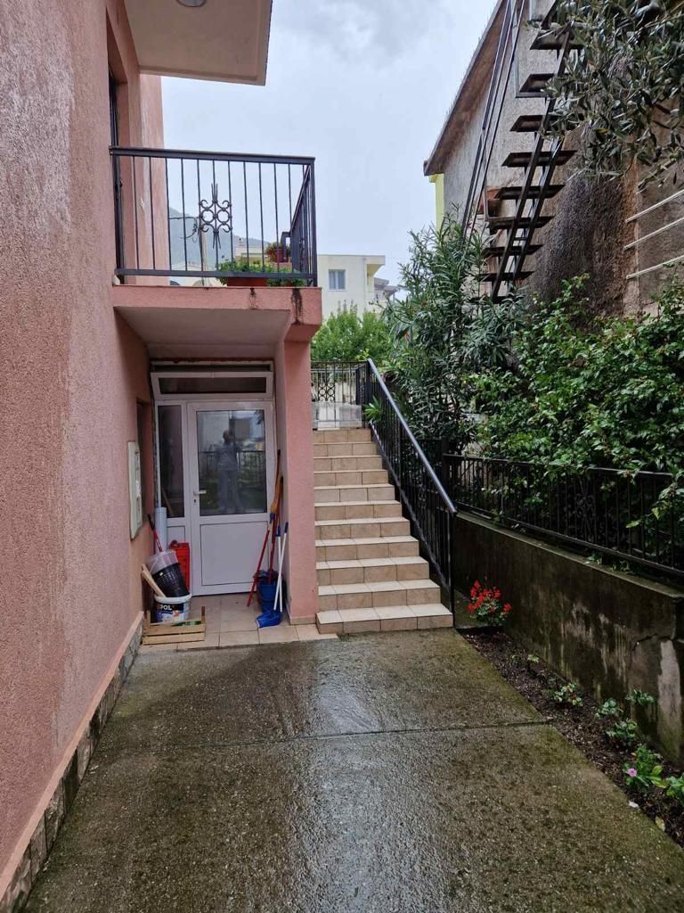 Haus in Bar, Montenegro, 240 m² - Foto 2