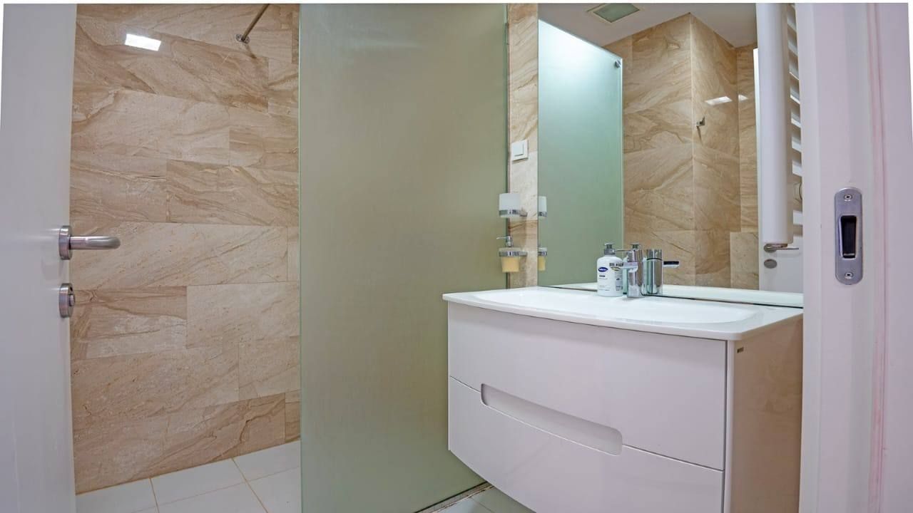 Piso en Budva, Montenegro, 89 m² - imagen 12