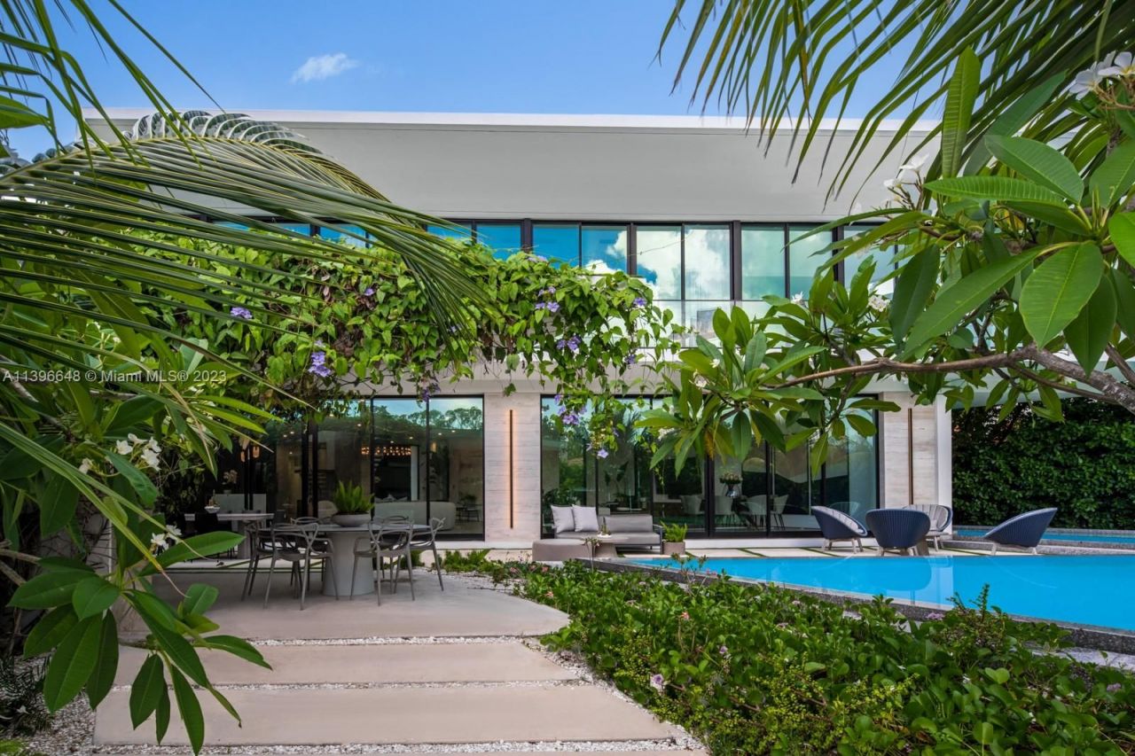 Villa à Miami, États-Unis, 600 m² - image 1