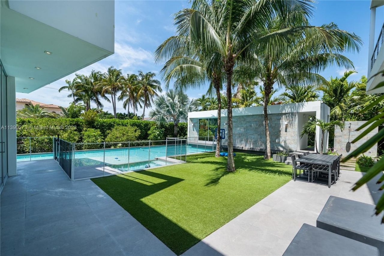 Villa en Miami, Estados Unidos, 600 m² - imagen 4