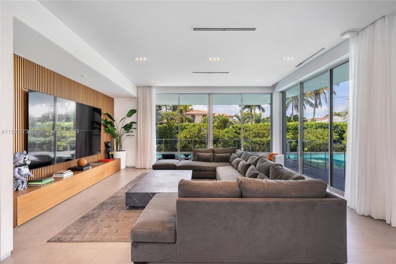 Villa en Miami, Estados Unidos, 600 m² - imagen 17