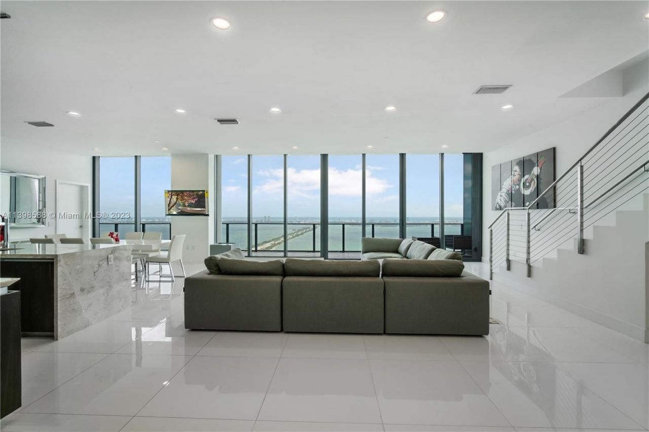 Ático en Miami, Estados Unidos, 300 m² - imagen 2