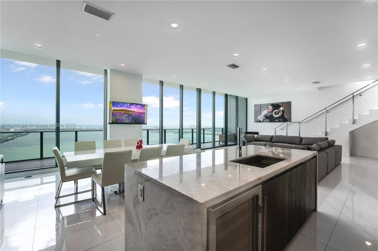 Ático en Miami, Estados Unidos, 300 m² - imagen 3