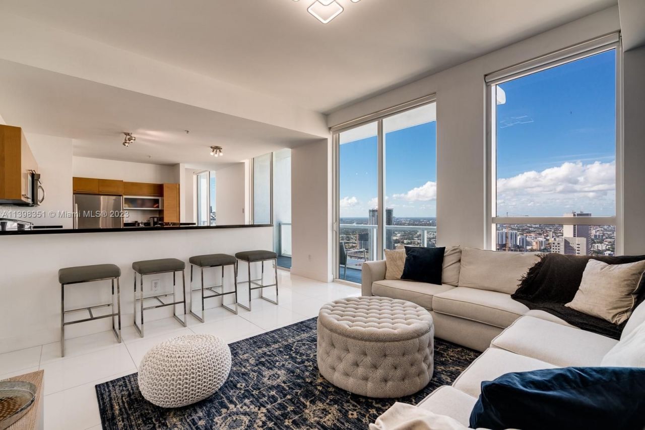 Ático en Miami, Estados Unidos, 300 m² - imagen 2